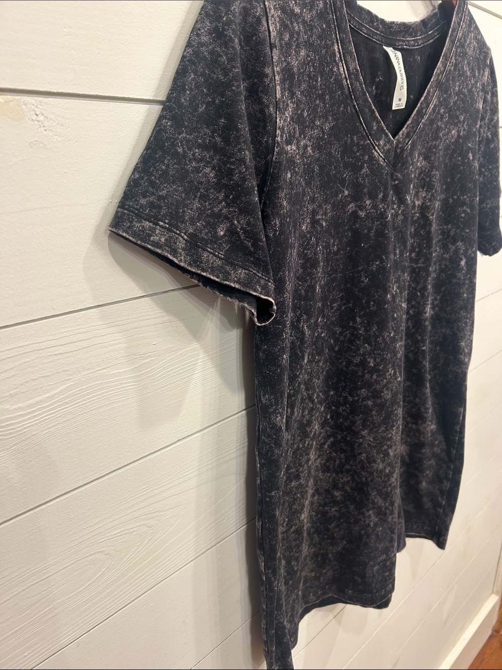 zenana outfitters -Washed Black V-Neck Tee - Picture 5 of 7